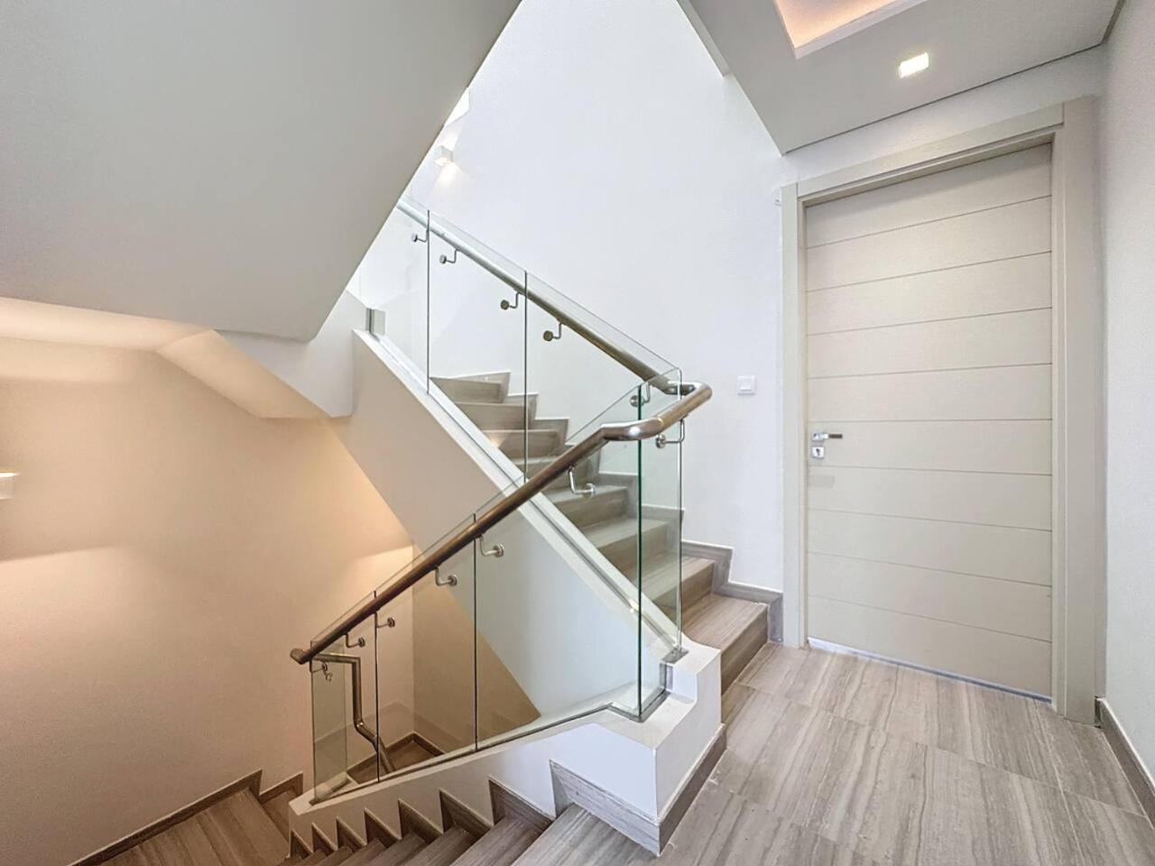 Key View - Aquilegia Villa, Damac Hills ドバイ エクステリア 写真