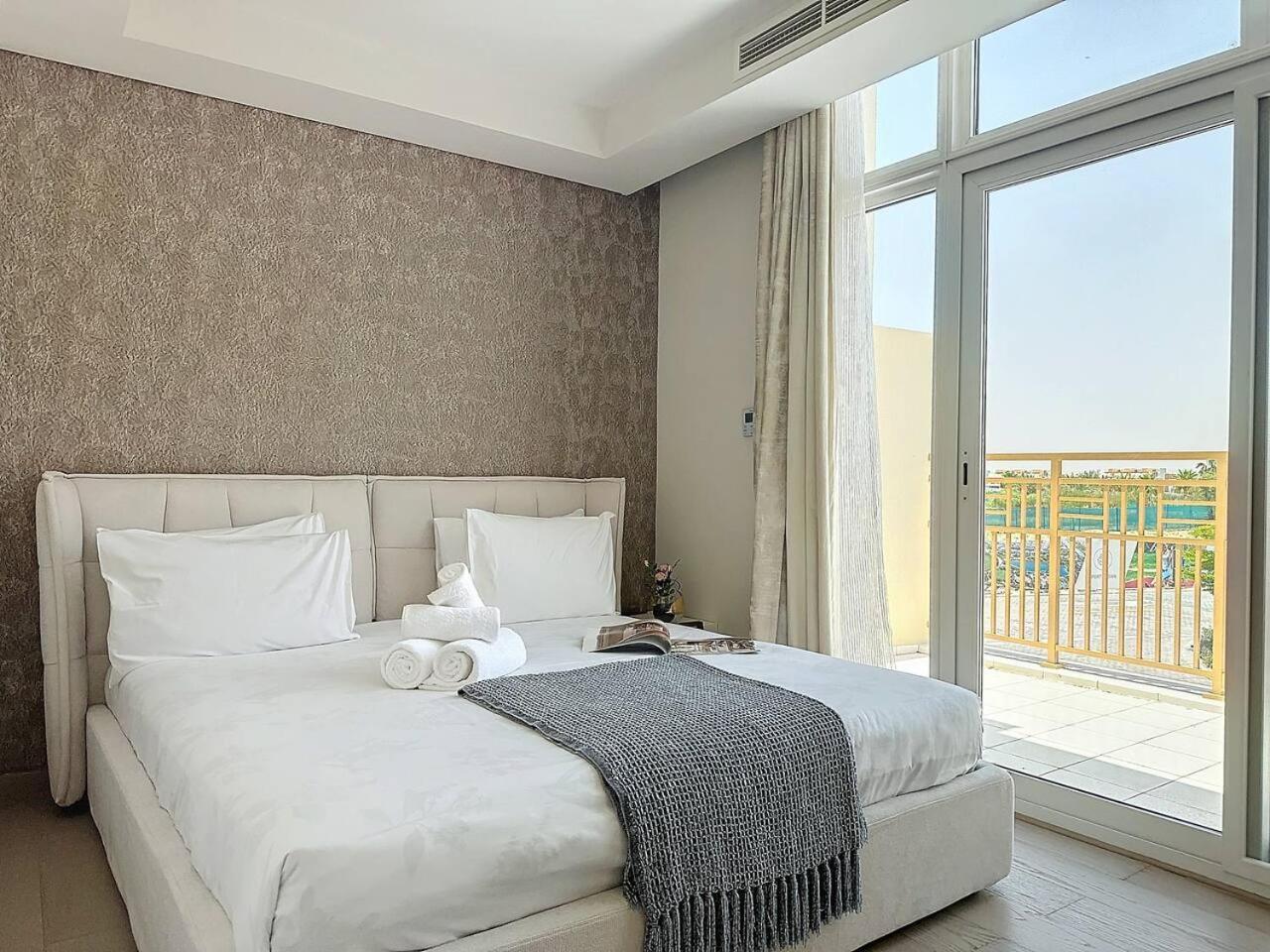 Key View - Aquilegia Villa, Damac Hills ドバイ エクステリア 写真