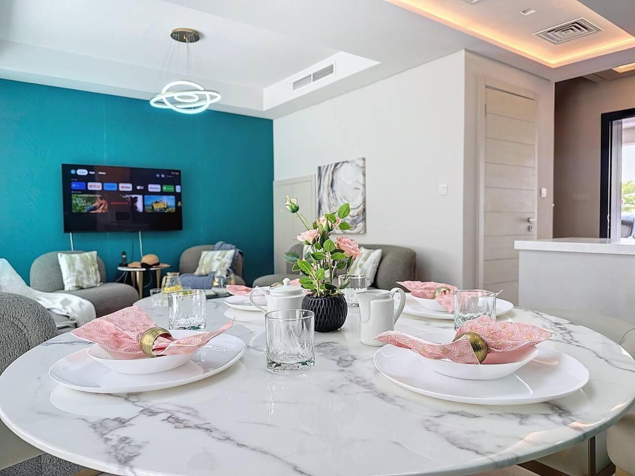 Key View - Aquilegia Villa, Damac Hills ドバイ エクステリア 写真