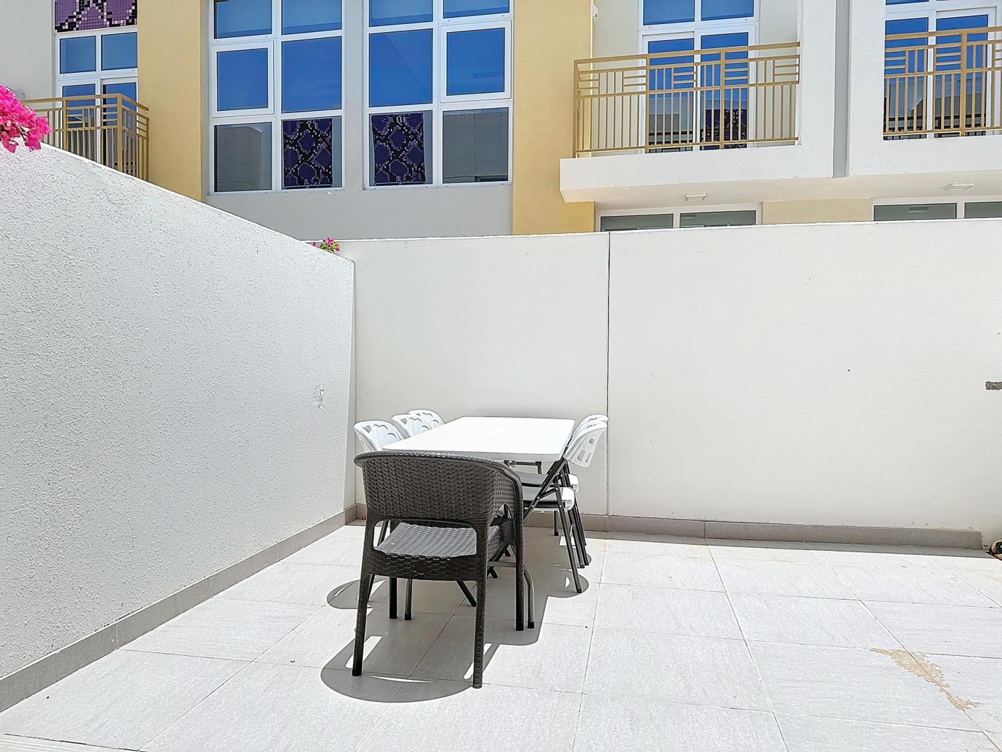 Key View - Aquilegia Villa, Damac Hills ドバイ エクステリア 写真